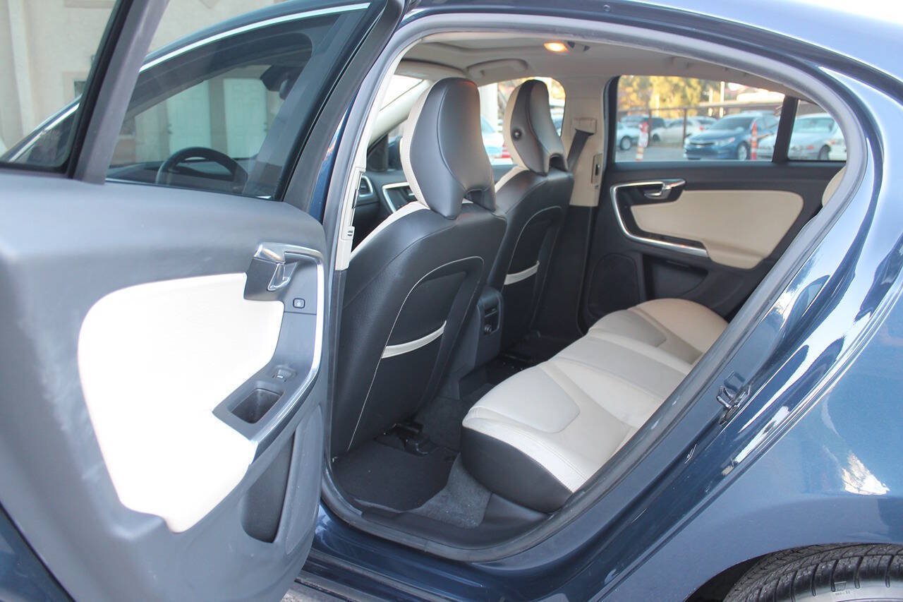 Used 2012 Volvo S60 T5 w/ Climate Pkg FWD image 22