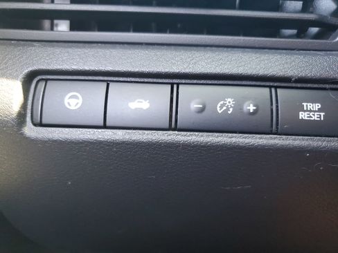 Used 2022 Nissan Altima 2.5 SV w/ SV Premium Package FWD image 19