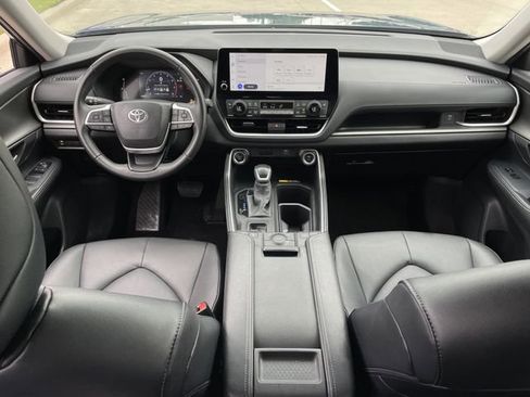 Used 2025 Toyota Grand Highlander FWD image 10