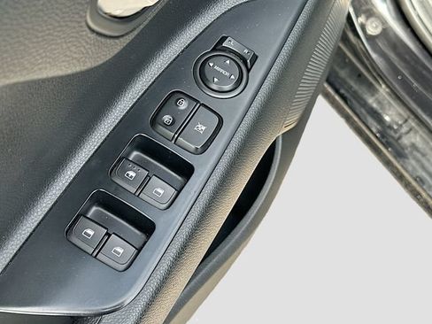 Used 2018 Kia Rio S FWD image 18