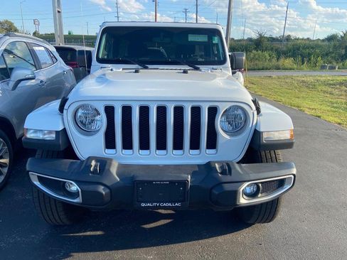 Used 2023 Jeep Wrangler Unlimited Sahara AWD/4WD image 3