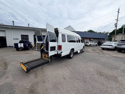 Used 2014 Ford E-350 and Econoline 350 Extended Super Duty w/ Power Group RWD image 11