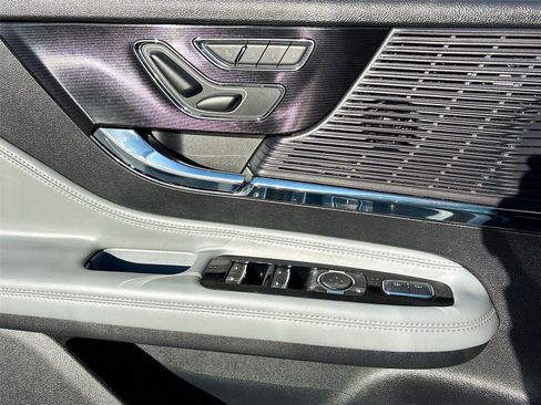 Used 2021 Lincoln Corsair Standard w/ Towing Package I image 21