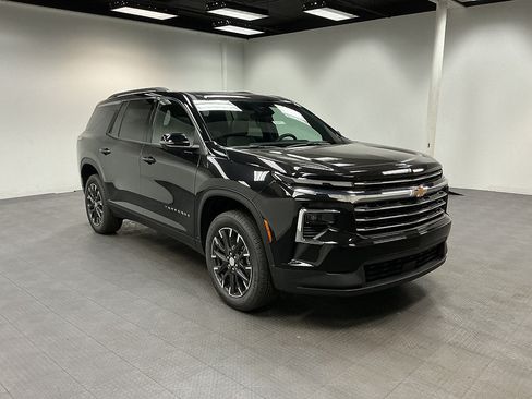 New 2026 Chevrolet Traverse LT w/ Sun and Wheel Package AWD/4WD image 7