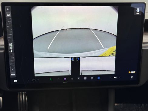 Used 2022 Tesla Model S image 31