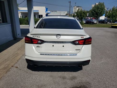 Certified 2023 Nissan Altima 2.0 SR FWD image 9