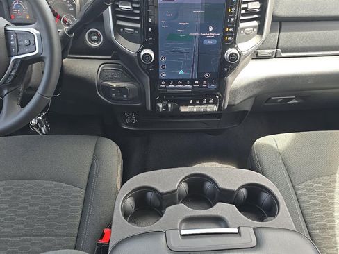 Used 2025 RAM 2500 Big Horn AWD/4WD image 9