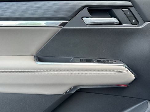 New 2025 GMC Acadia Elevation image 9