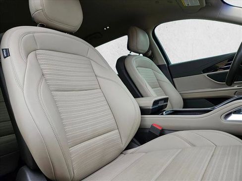 Used 2024 Lincoln Nautilus Reserve AWD/4WD image 21