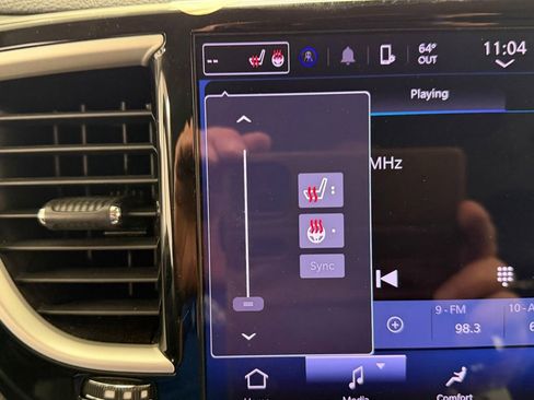 Used 2023 Chrysler Pacifica Touring-L FWD image 27