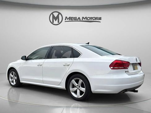 Used 2013 Volkswagen Passat TDI SE image 4
