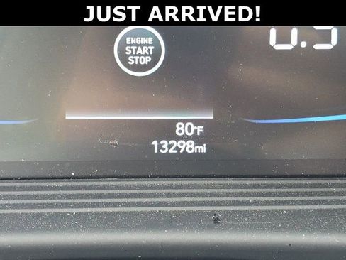 Used 2025 Hyundai Venue SEL FWD image 20