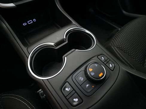 Used 2023 GMC Terrain SLE w/ Driver Convenience Package image 17