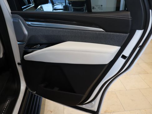 Used 2025 Cadillac Escalade V image 40