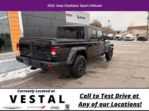 Used 2022 Jeep Gladiator Sport AWD/4WD image 7