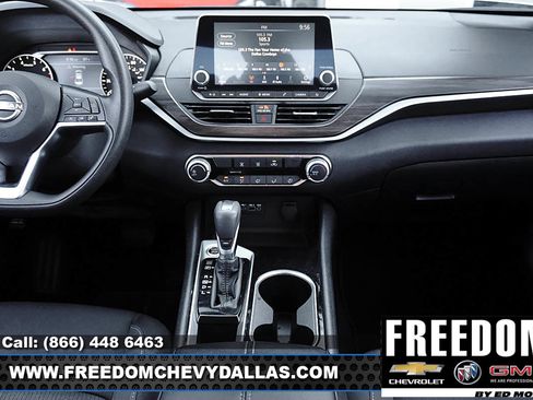Used 2024 Nissan Altima 2.5 SV FWD image 15