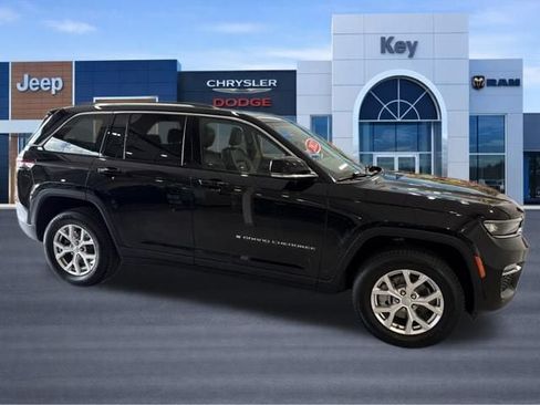 Used 2022 Jeep Grand Cherokee Limited AWD/4WD image 9