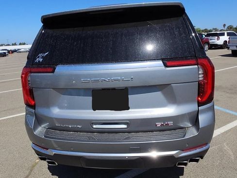 Used 2025 GMC Yukon Denali w/ Denali Reserve Package AWD/4WD image 4