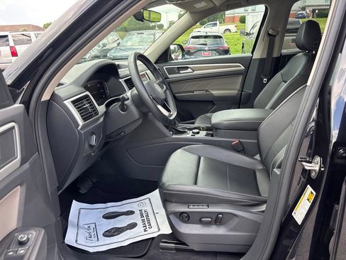 Used 2023 Volkswagen Atlas SEL AWD/4WD image 14