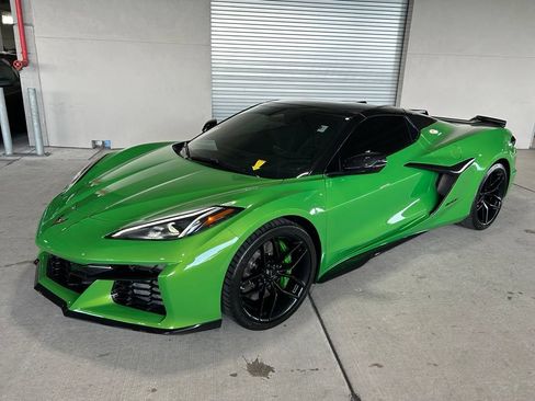 Used 2026 Chevrolet Corvette Z06 RWD image 2