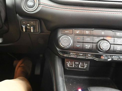 Used 2023 Dodge Durango GT image 22