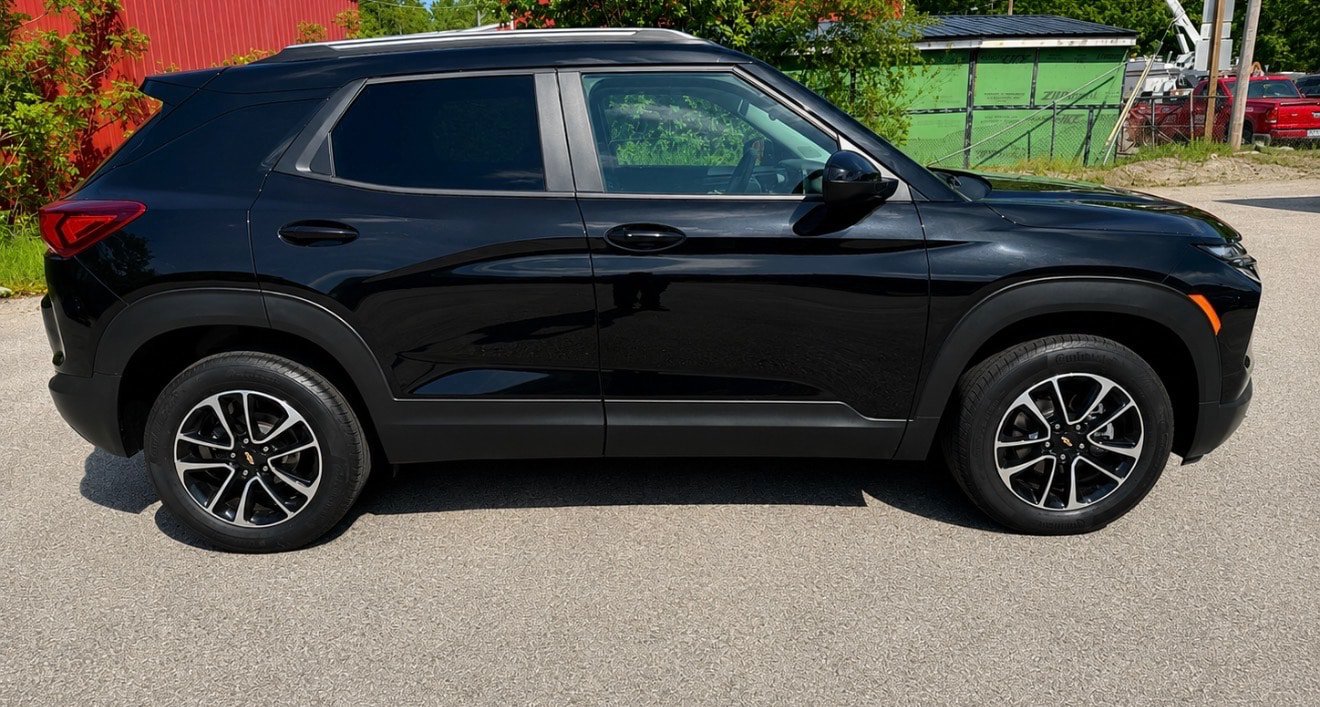 Used 2025 Chevrolet TrailBlazer LT AWD/4WD image 4