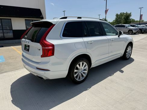 Used 2018 Volvo XC90 T6 Momentum w/ Momentum Plus Package AWD/4WD image 17