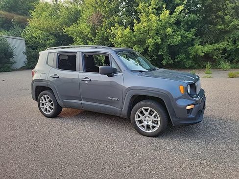 Used 2022 Jeep Renegade Latitude w/ Convenience Group AWD/4WD image 7