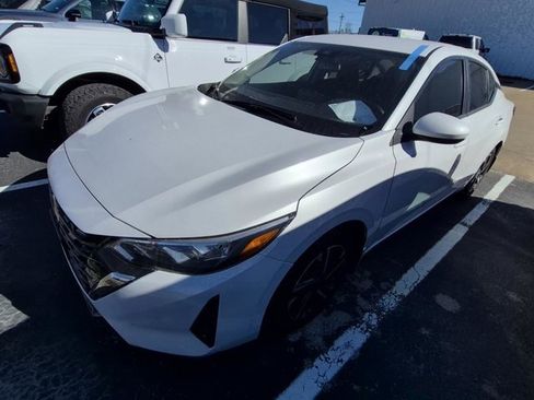 Used 2024 Nissan Sentra SV image 2