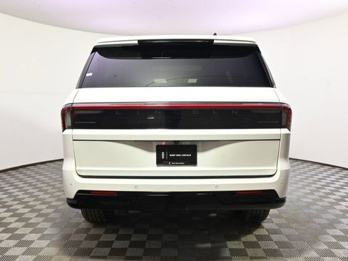 New 2025 Lincoln Navigator Reserve w/ Jet Appearance Package image 5