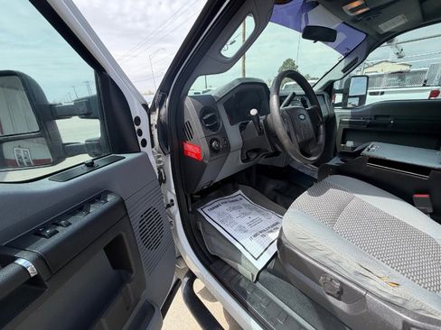 Used 2014 Ford F550 4x4 Crew Cab Super Duty image 18
