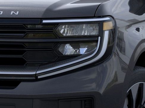 New 2025 Ford Expedition Max Platinum w/ Driver's Package image 18