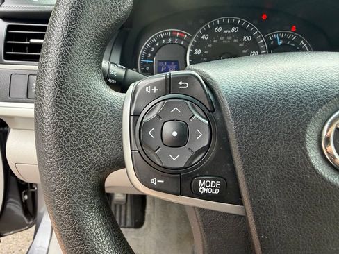 Used 2014 Toyota Camry LE FWD image 24