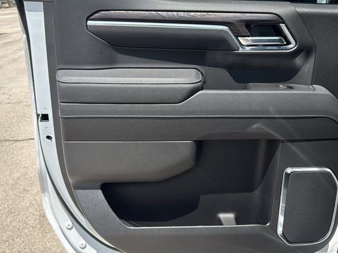 New 2025 GMC Sierra 1500 SLT image 16