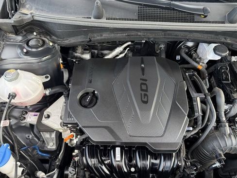 Used 2024 Kia Sportage LX image 11