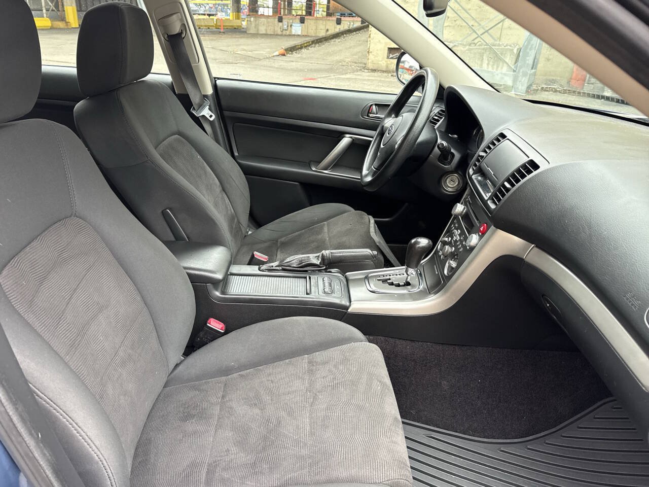 Used 2009 Subaru Outback 2.5i Special Edition AWD/4WD image 18