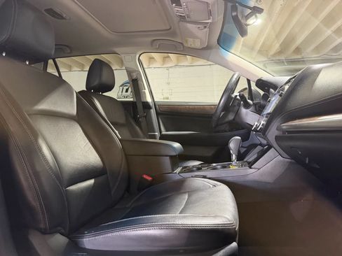 Used 2018 Subaru Outback 2.5i Limited AWD/4WD image 10