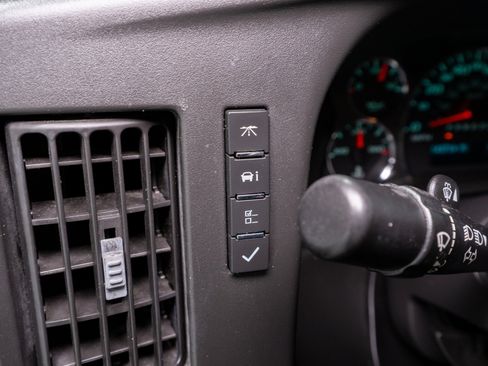Used 2008 Chevrolet Express 1500 w/ Power Package RWD image 22