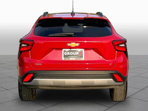 Used 2026 Chevrolet Trax LT FWD image 5