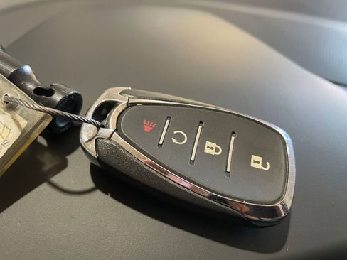 Used 2025 Chevrolet Trax LT image 24