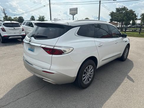 Used 2023 Buick Enclave Essence FWD image 3