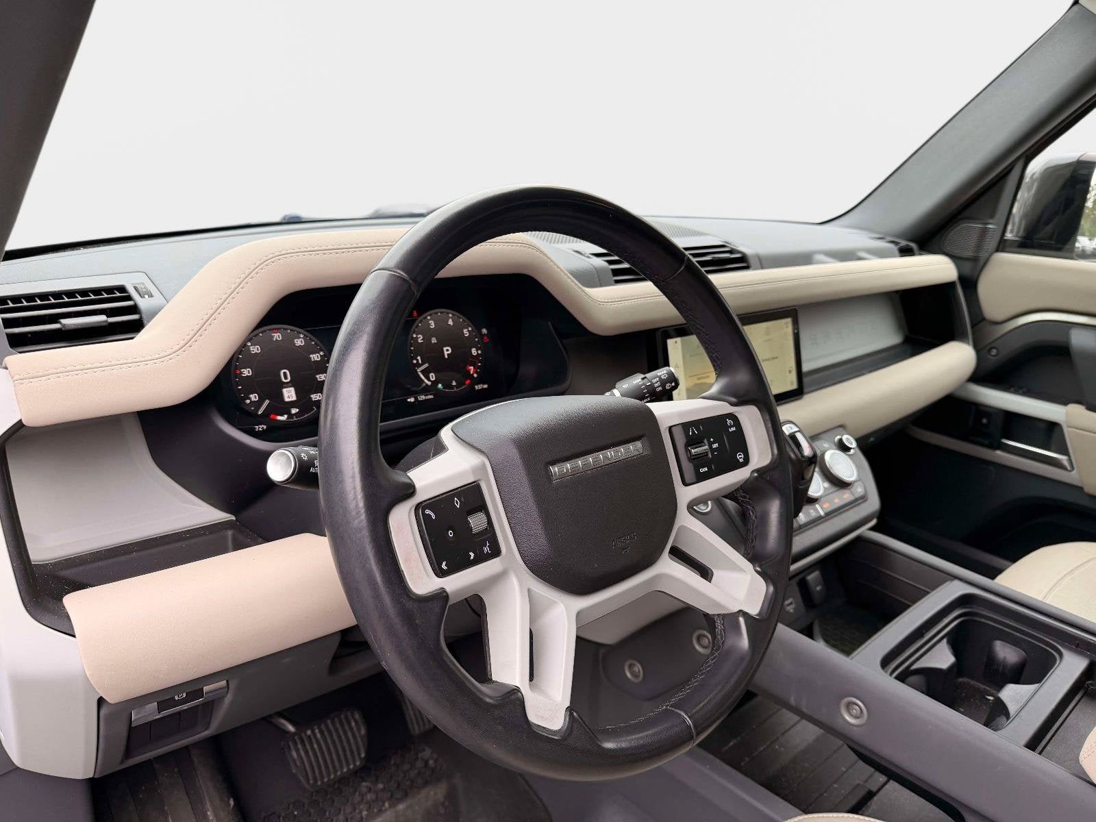 Used 2023 Land Rover Defender 110 SE AWD/4WD image 12