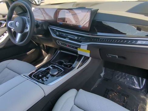New 2025 BMW X7 xDrive40i w/ M Sport Package image 12
