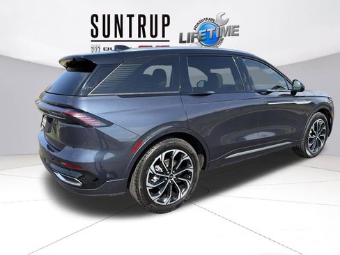 Used 2024 Lincoln Nautilus Reserve w/ Equipment Group 203A image 6