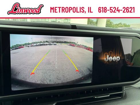 Used 2025 Jeep Wrangler Sport AWD/4WD image 24