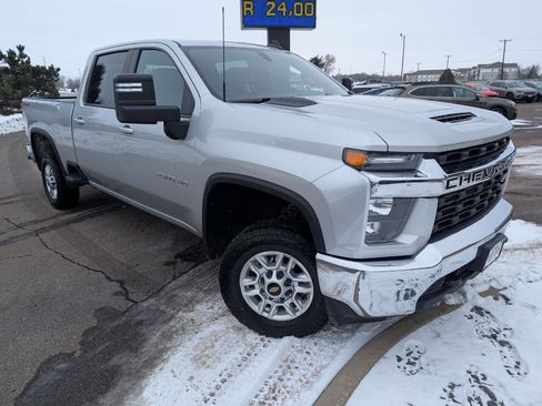 Used 2023 Chevrolet Silverado 2500 LT AWD/4WD image 3