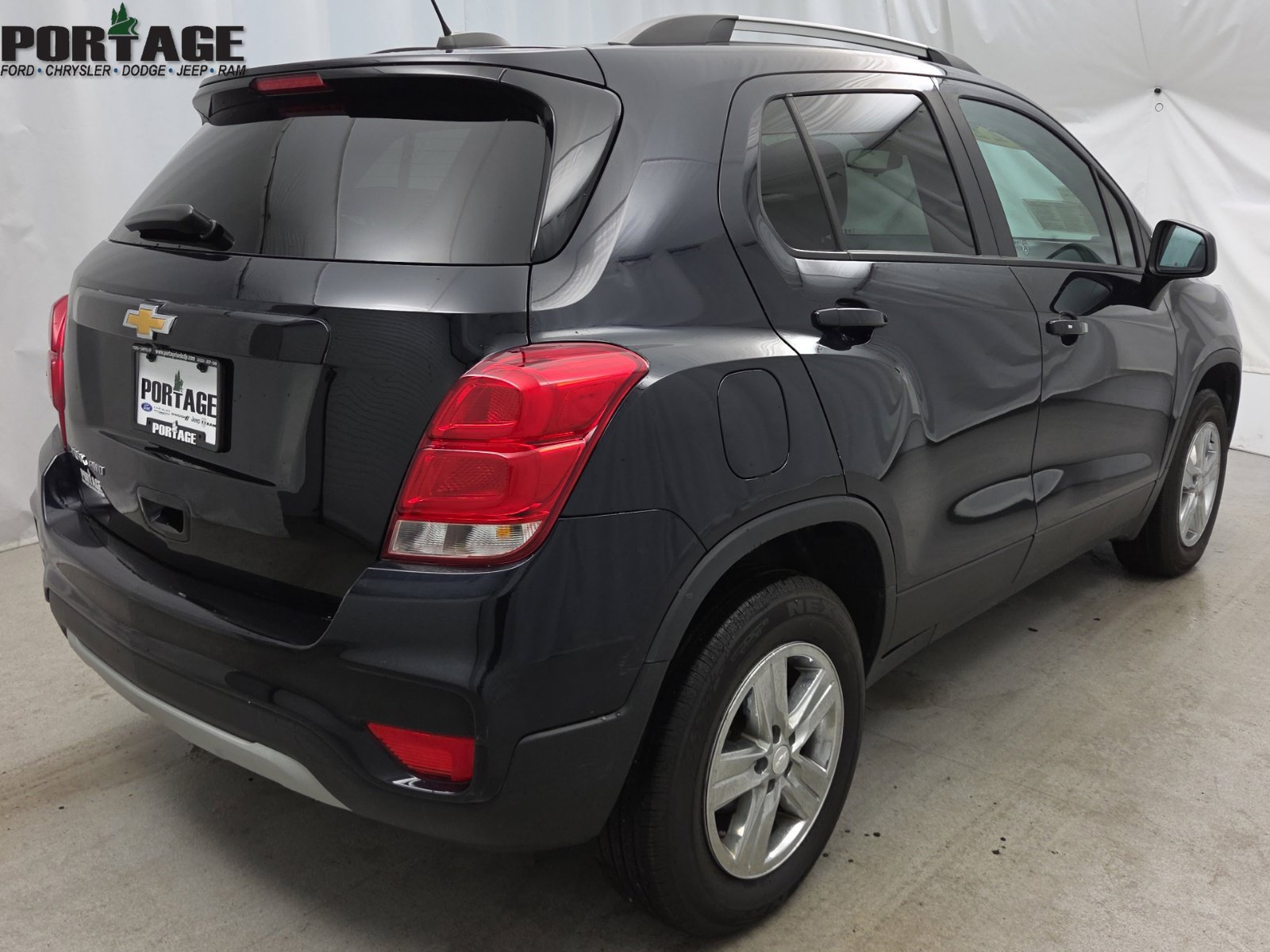 Used 2022 Chevrolet Trax LT w/ LT Convenience Package AWD/4WD image 7