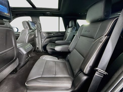 Used 2024 Cadillac Escalade Sport w/ Touring Package AWD/4WD image 27