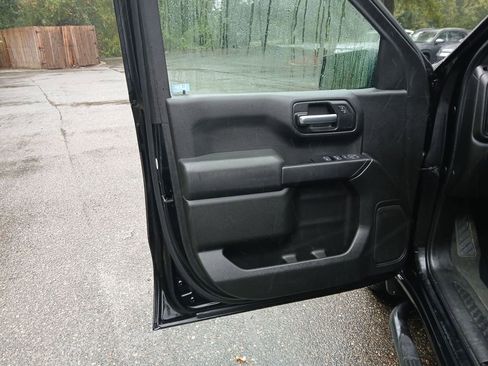 Used 2019 Chevrolet Silverado 1500 Custom w/ Custom Value Package image 10