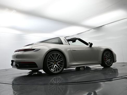 Certified 2021 Porsche 911 Targa 4S image 59